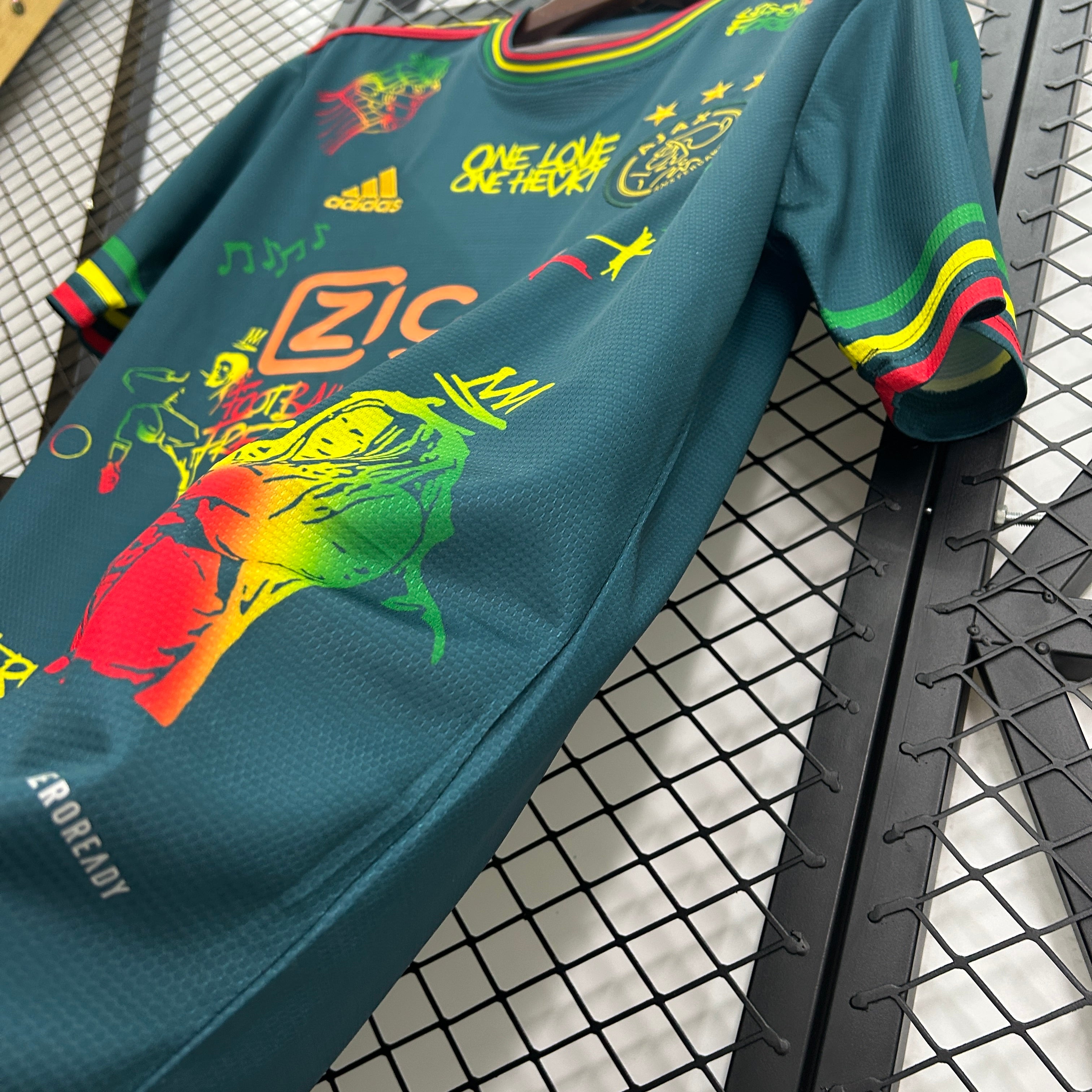 Ajax Shirt 2025/2026 - Bob Marley Edition Jersey Green