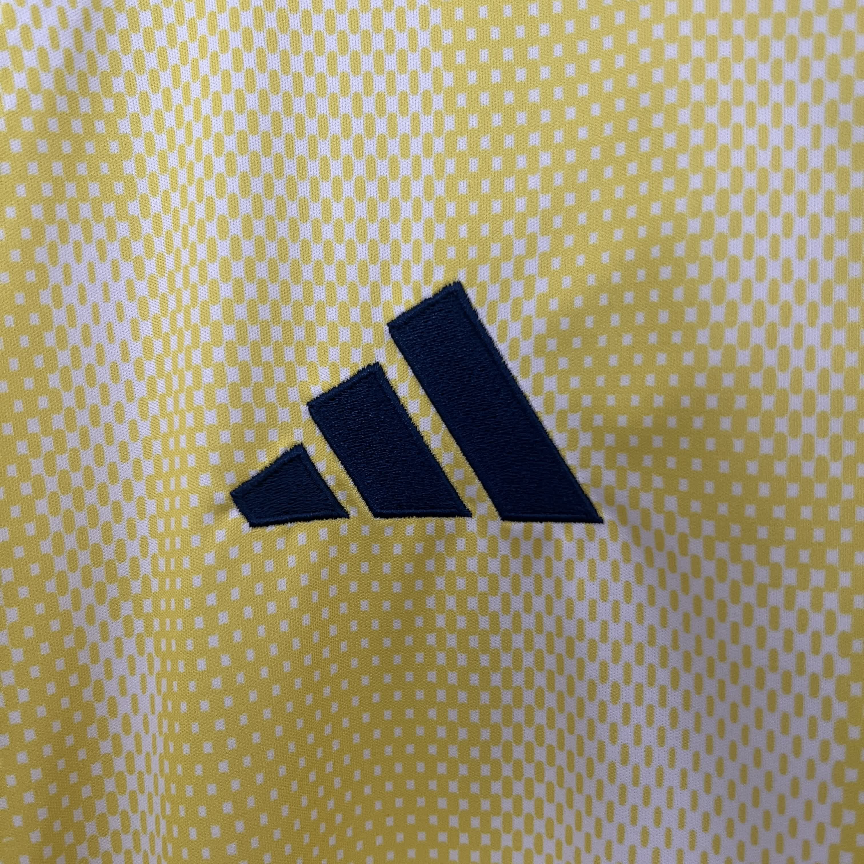 Officiële Juventus Derde Shirt 2024/2025 - Geel met Roze en Donkere Accenten