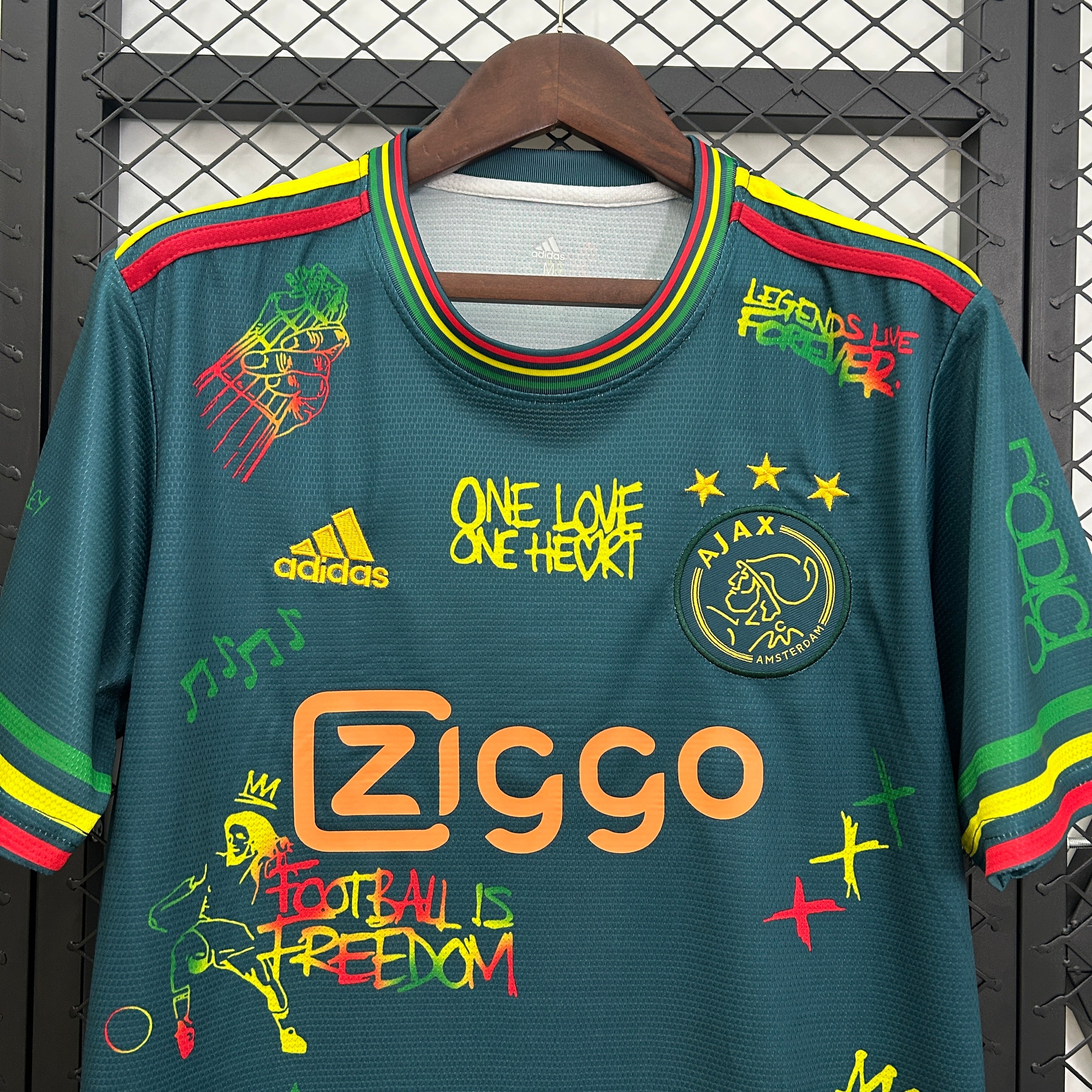Ajax Shirt 2025/2026 - Bob Marley Edition Jersey Green