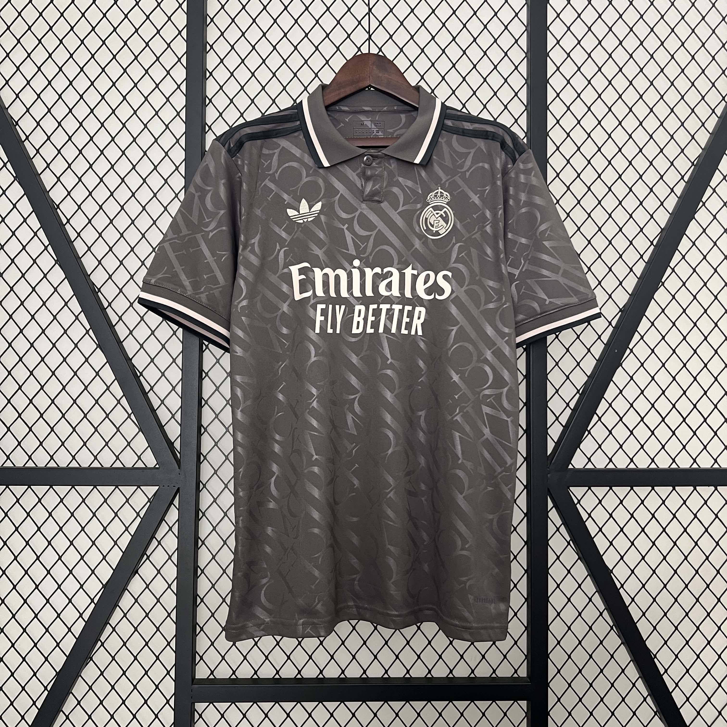 Offizielles Ausweichtrikot 2024/25 von Real Madrid – Grau mit weißen Akzenten
