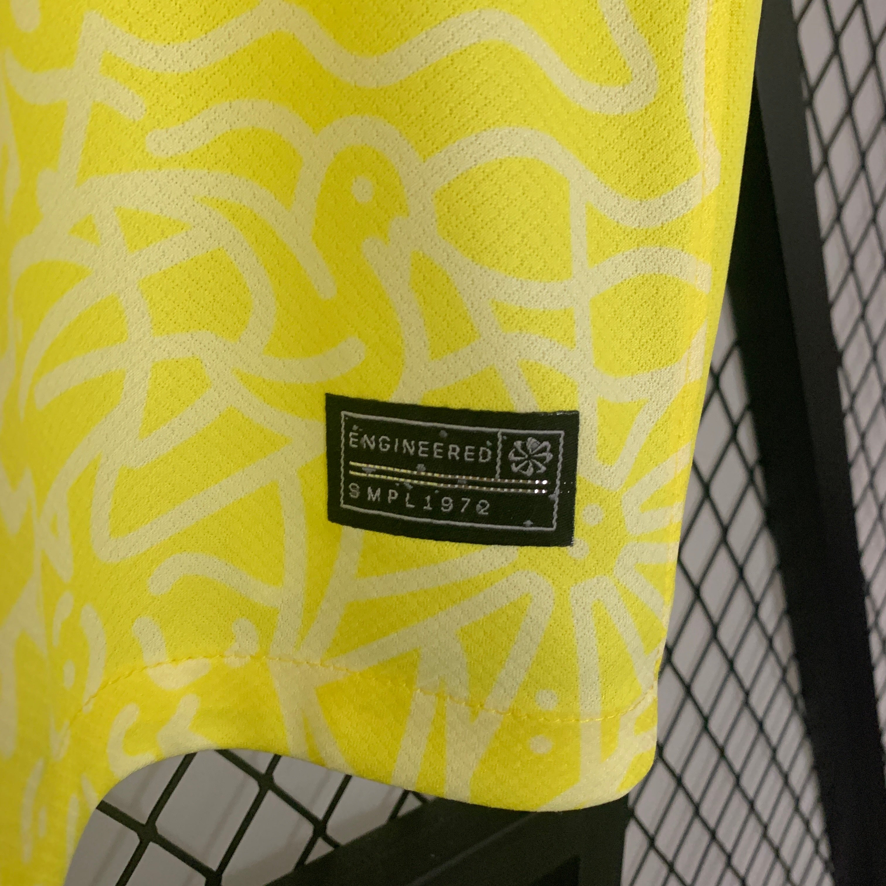 Entdecken Sie die offiziellen Brasilien-Heimoutfits für die Saison 2024/2025!