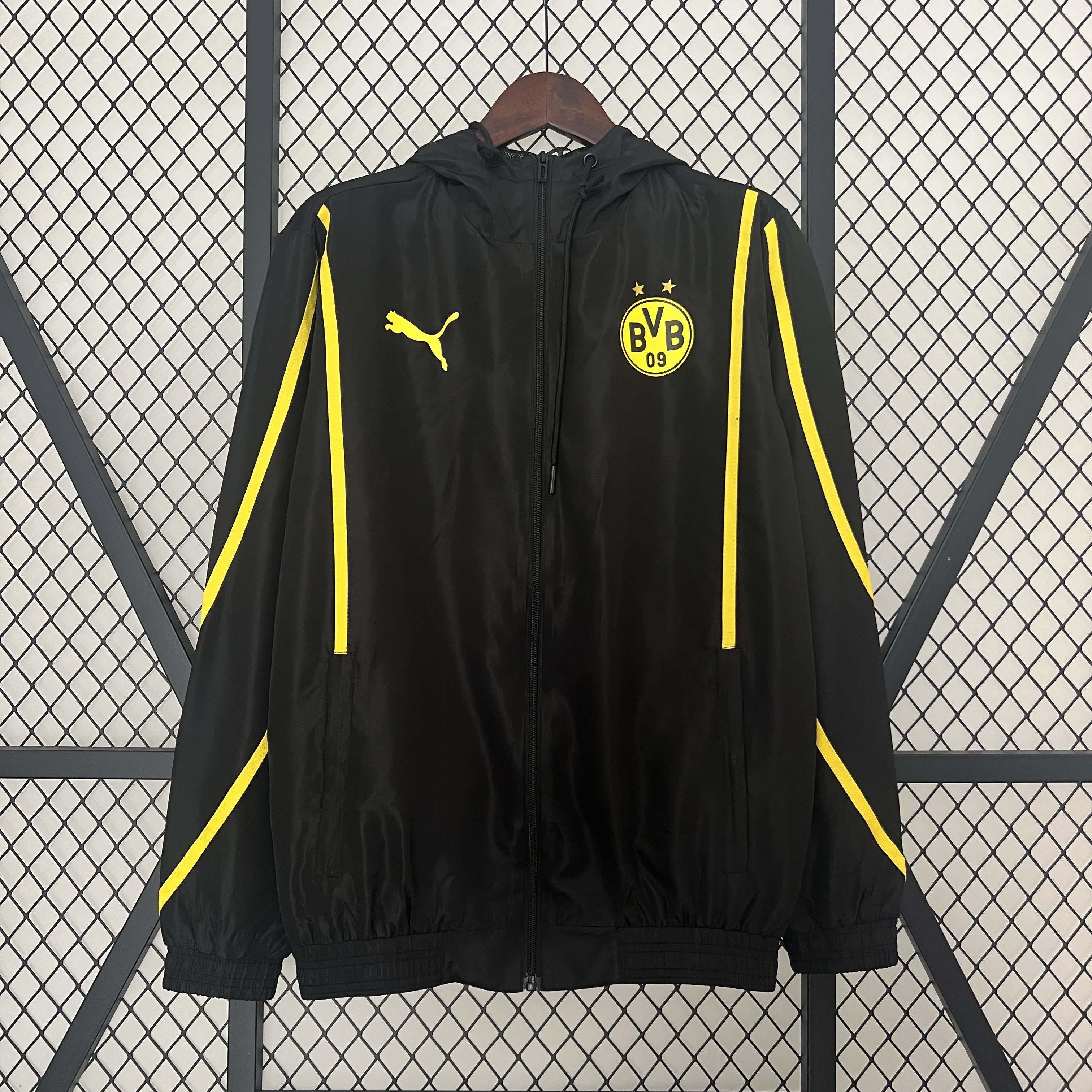 Borussia Dortmund Trench Coat 2024/2025 – Iconische Stijl voor Echte Fans!