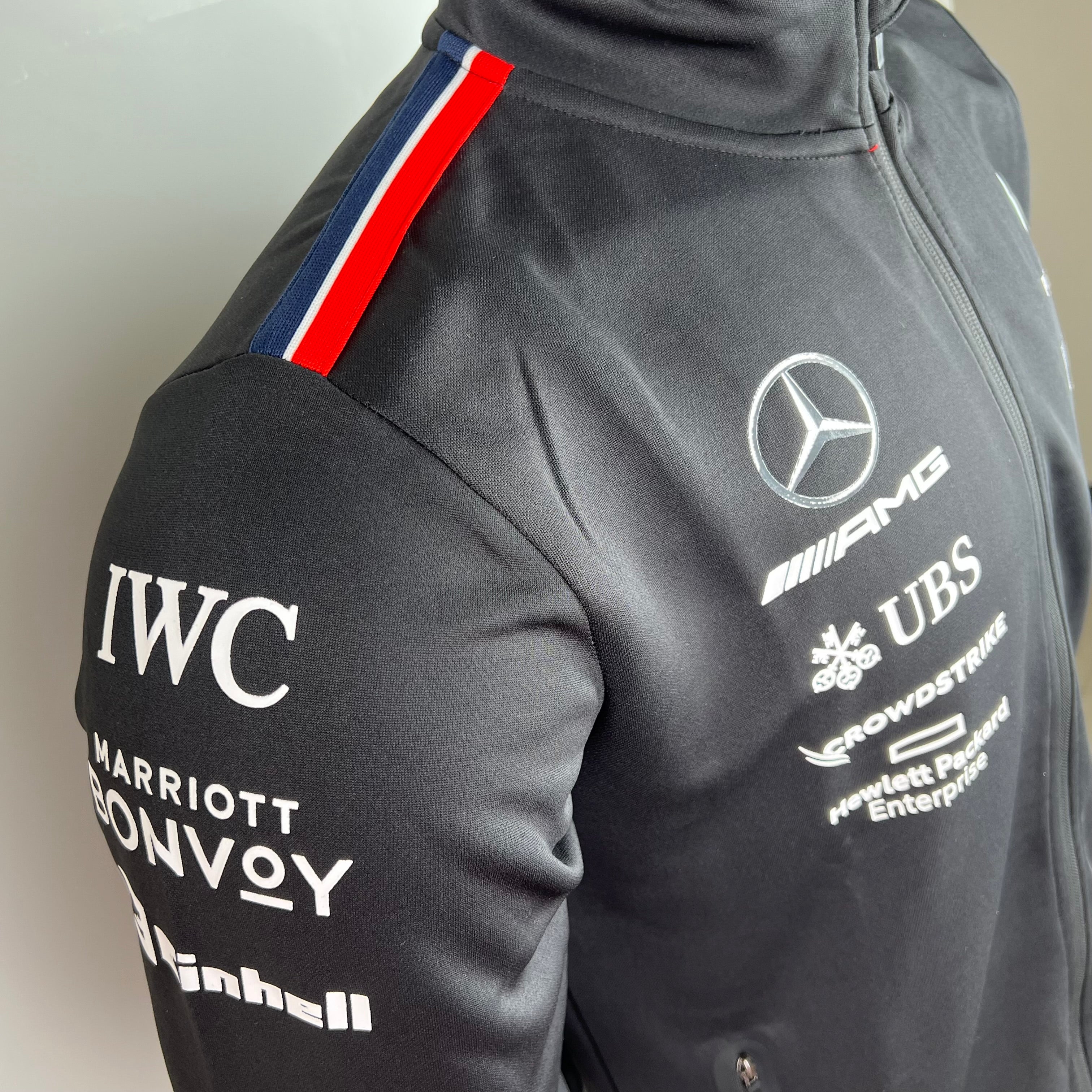 Formula 1™ Team - Mercedes-AMG Petronas - Long Sleeve with Zip