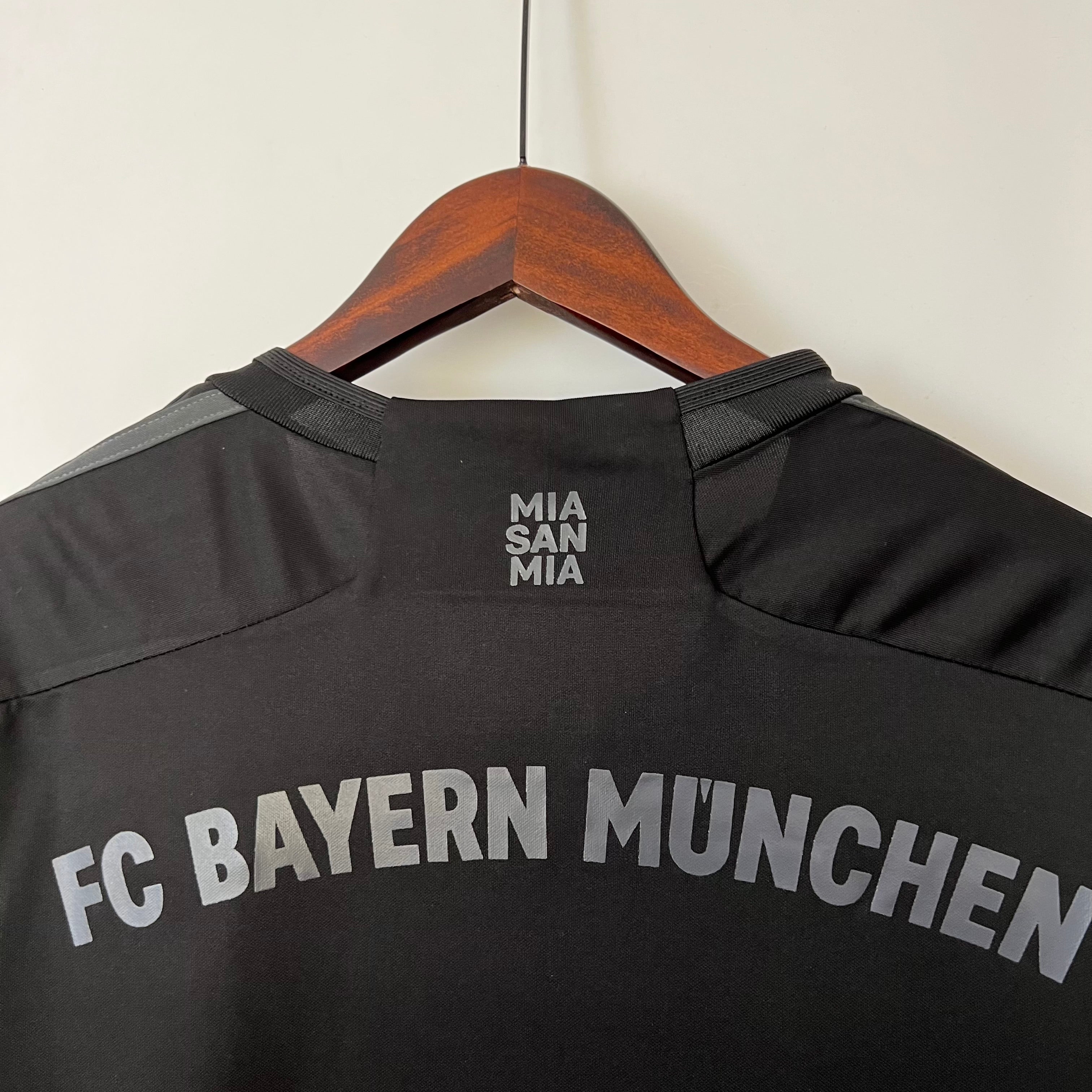 23/24 Edizione Speciale Bayern Monaco Nera S-XXL