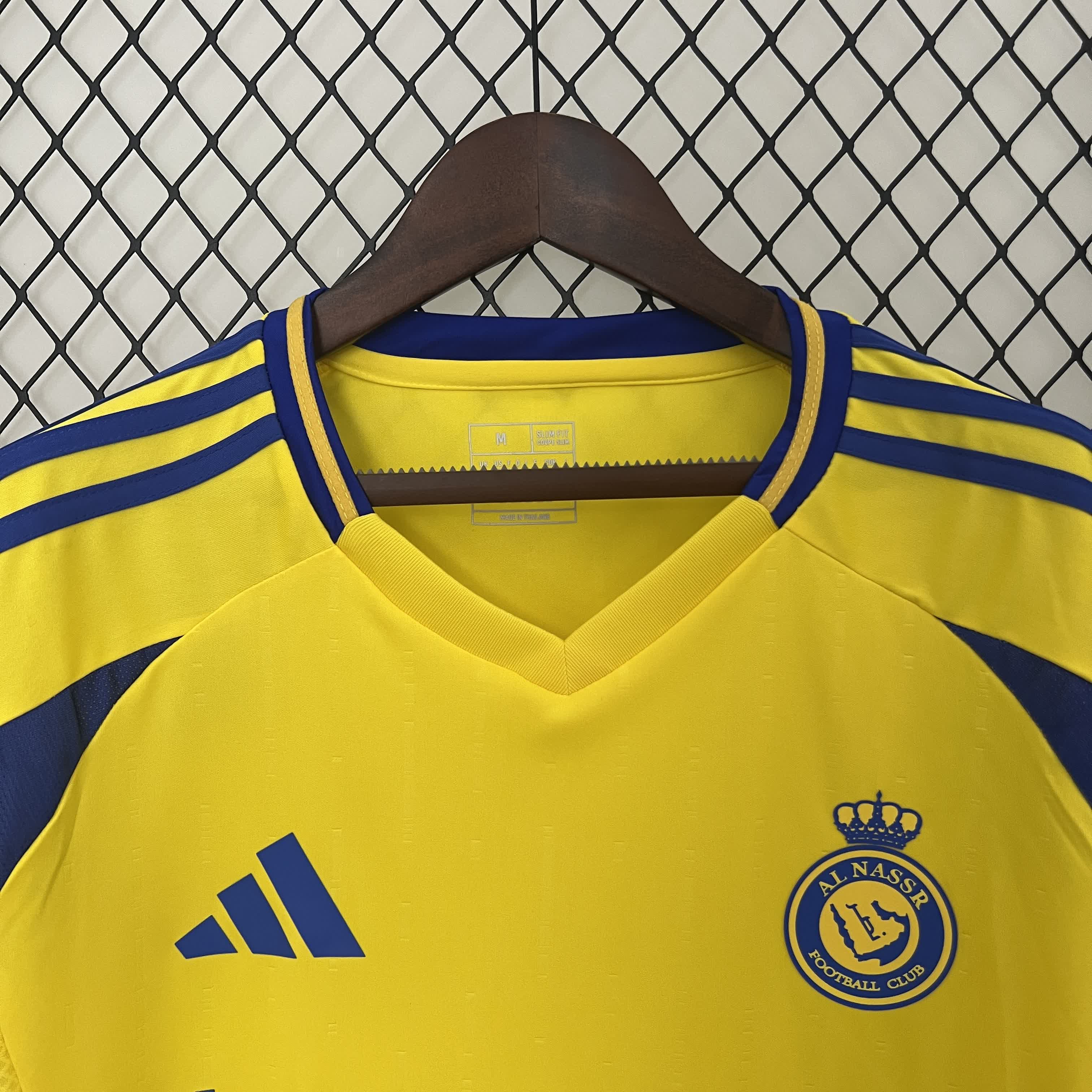 Maglia Al Nassr Riyadh Home 2024/2025 – Taglie dalla S alla XXXL per i fan più esigenti!