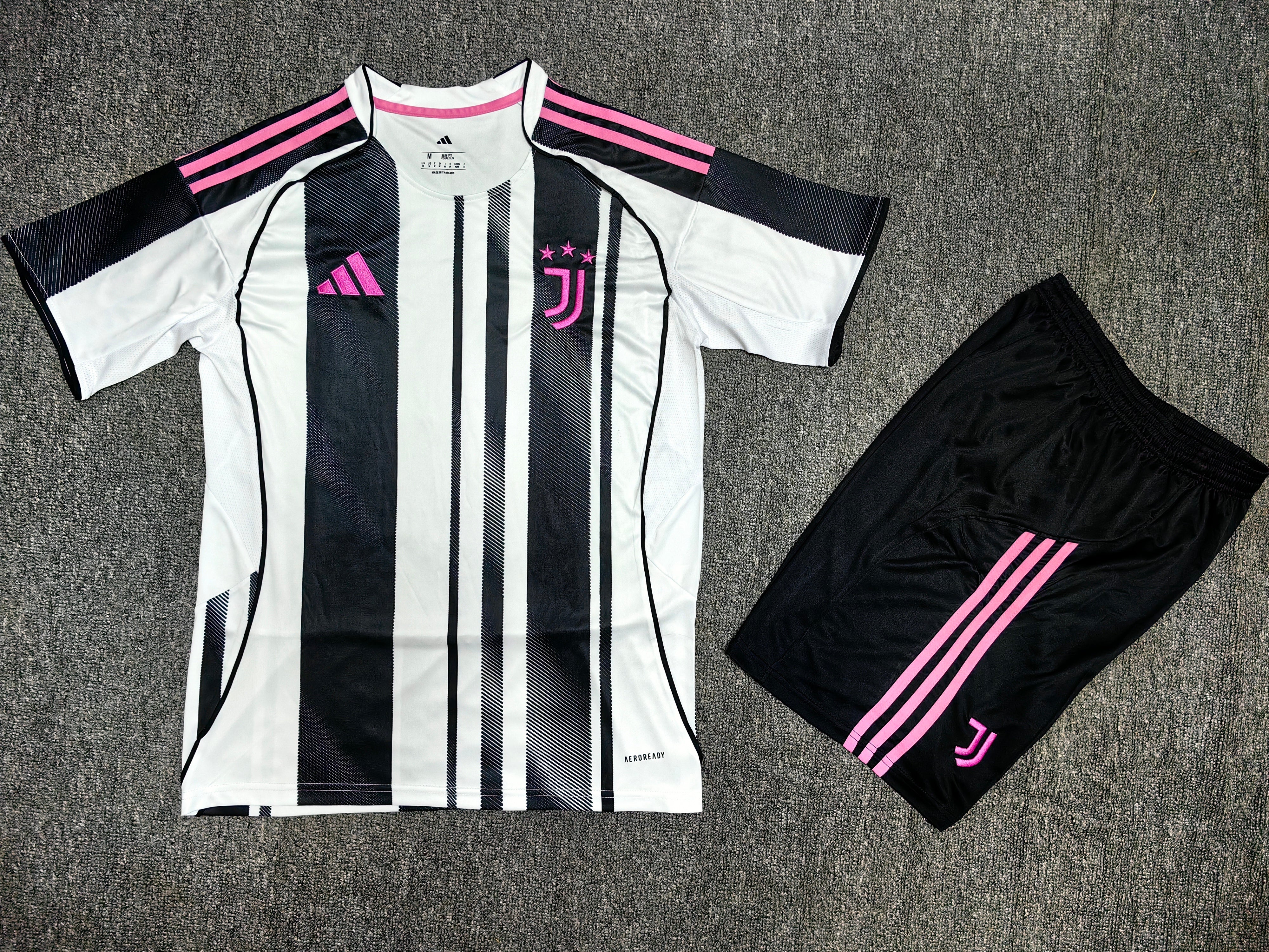 Juventus Kit Home 2025/2026