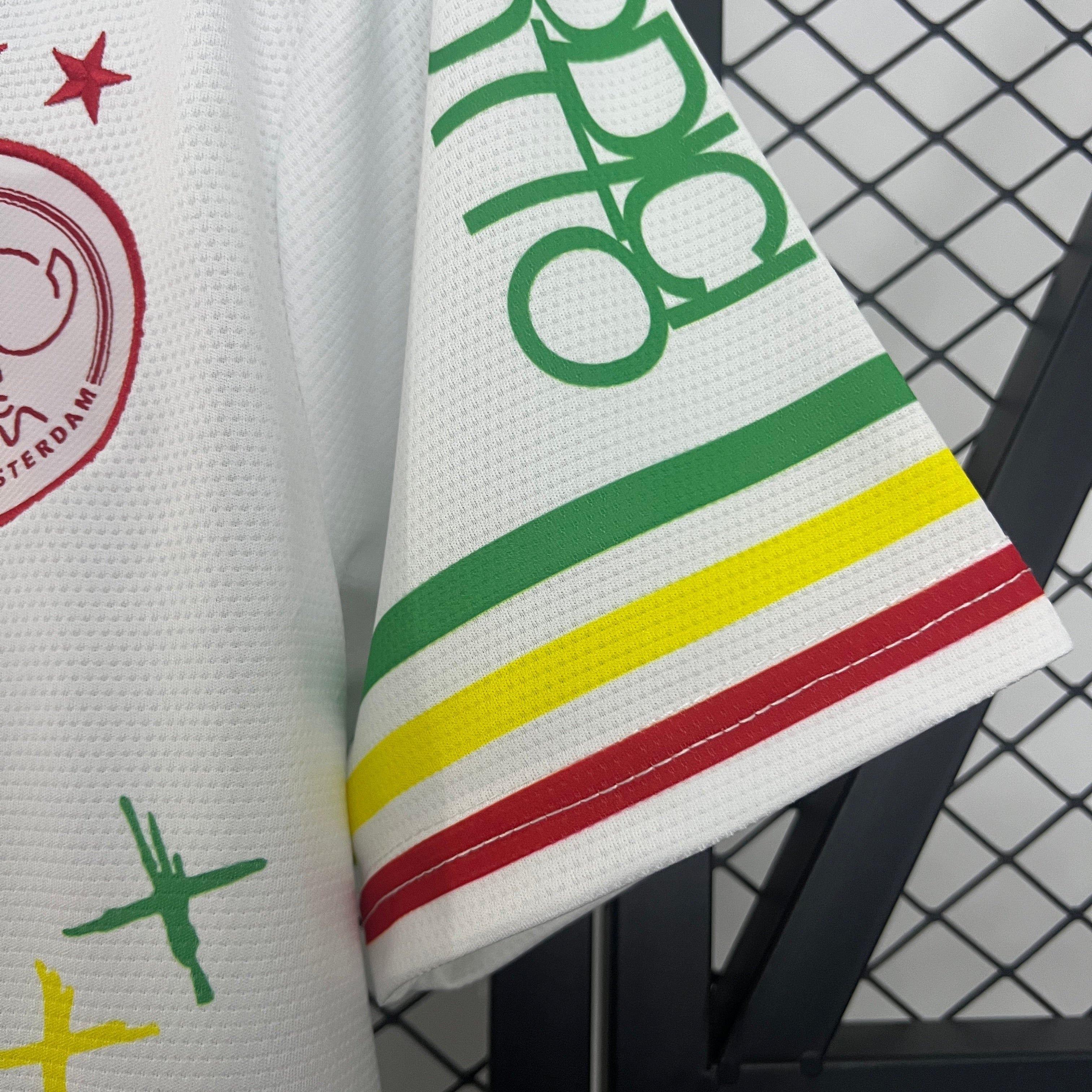 Ajax Shirt 2025/2026 - Bob Marley Edition Jersey White