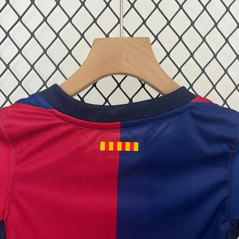 Barcelona Kids Home 2024/2025 – Maten van 16 tot 28