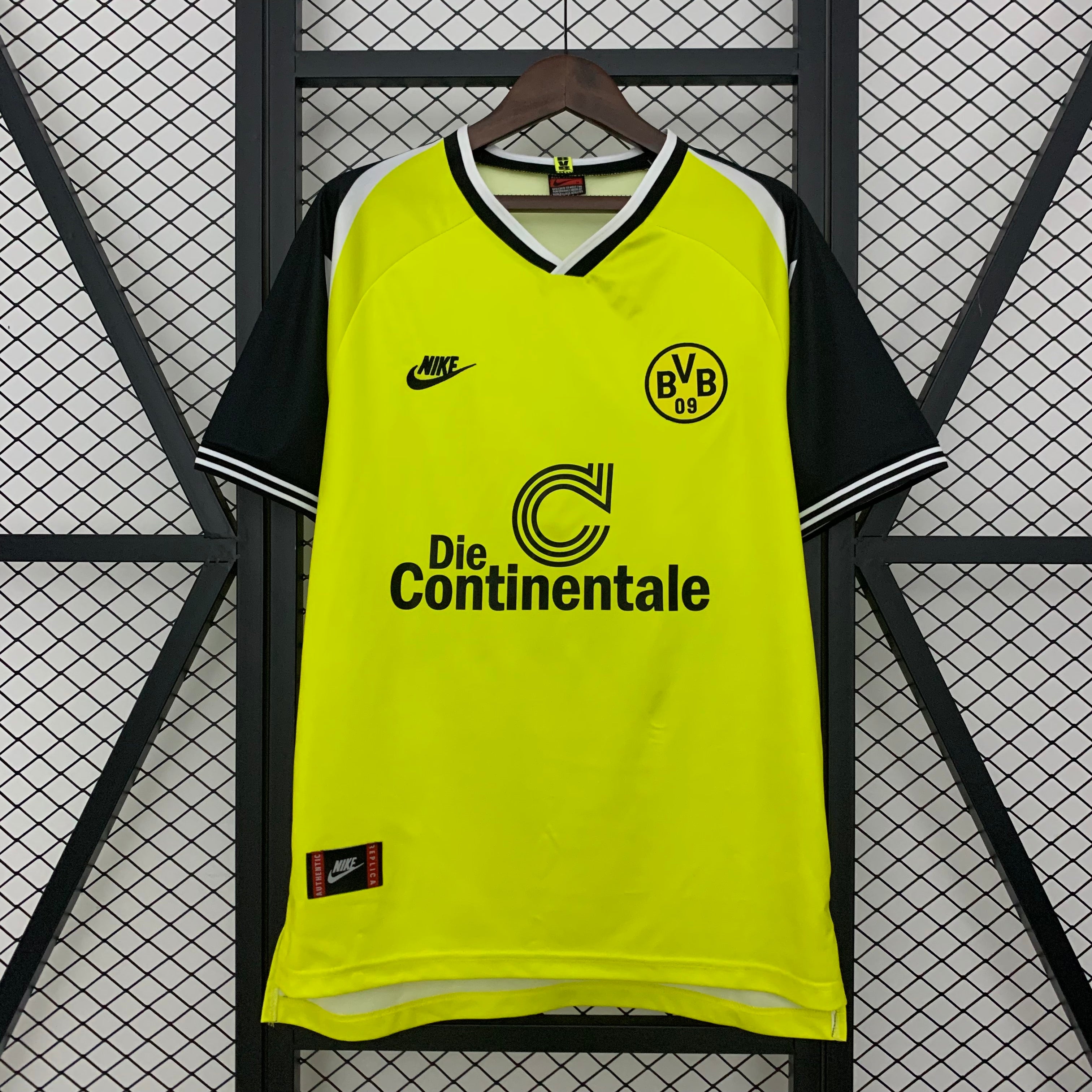 Borussia Dortmund Home Retro Shirt 1995/1996
