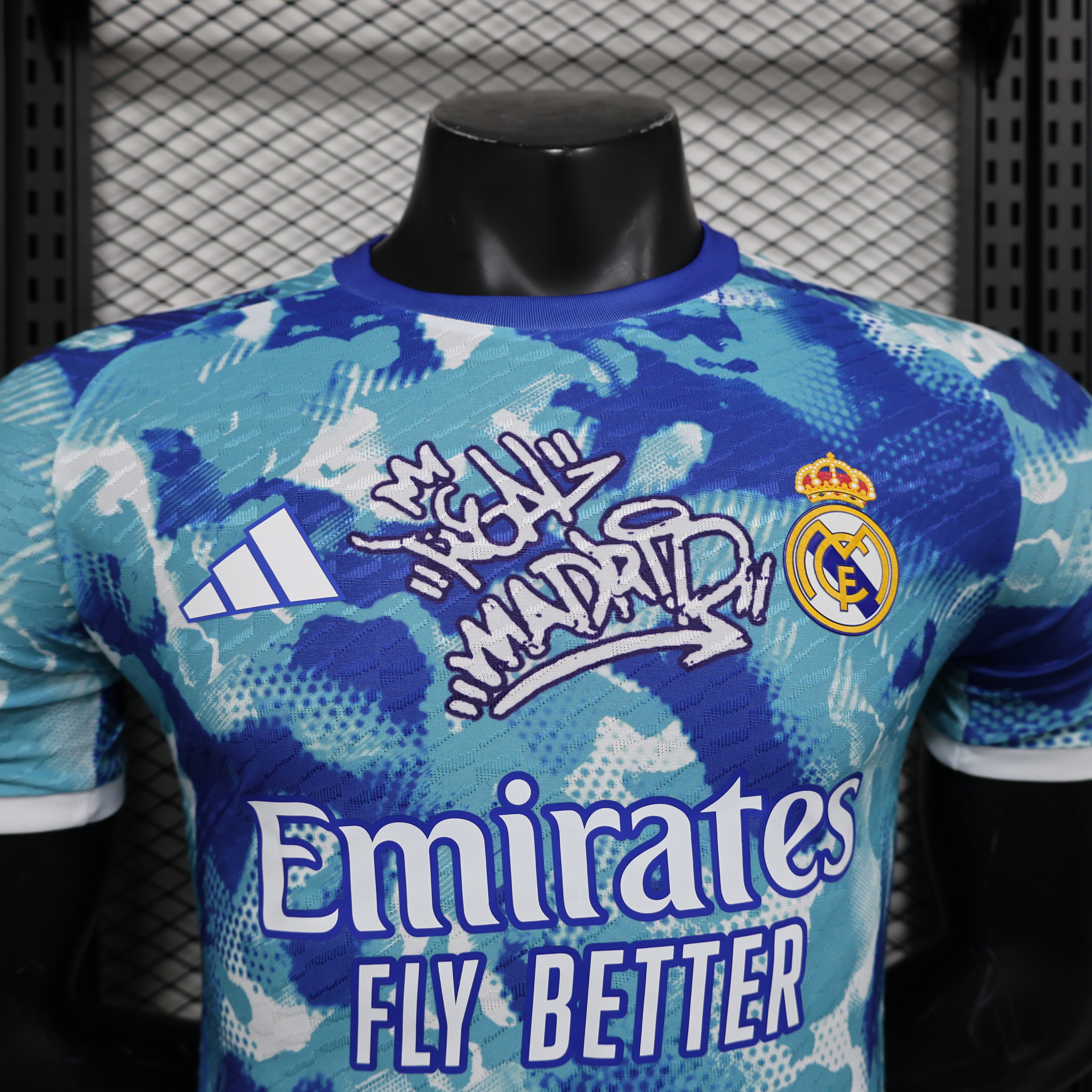 Real Madrid Street Special Edition 2024/2025