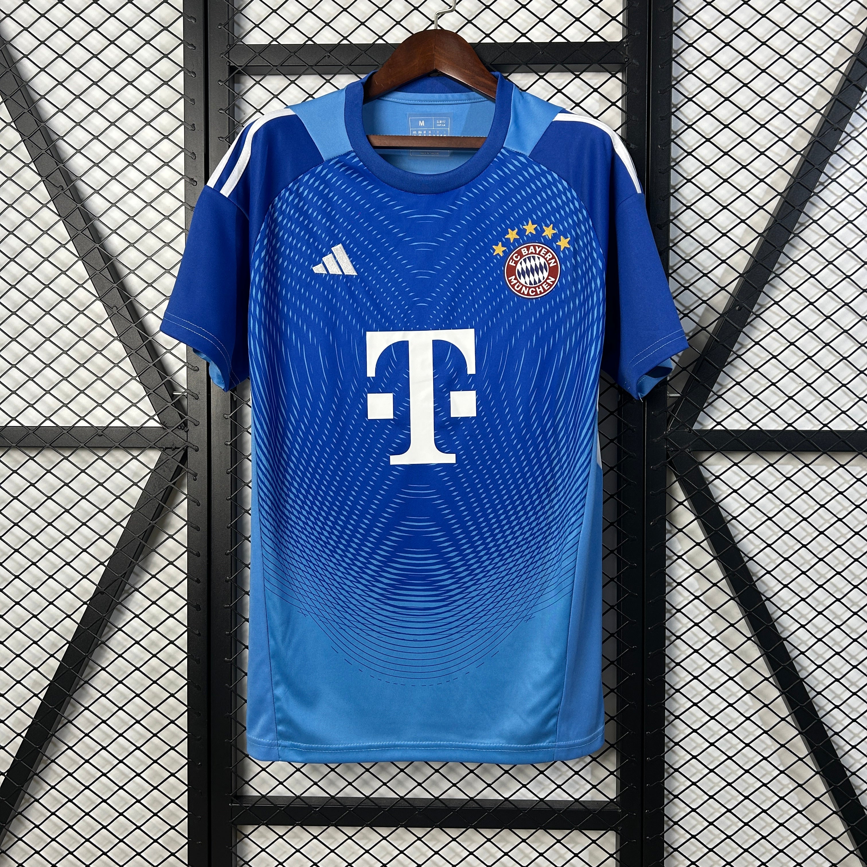 Bayern Munich 2025/2026 - Goalkeeper Edition Blue