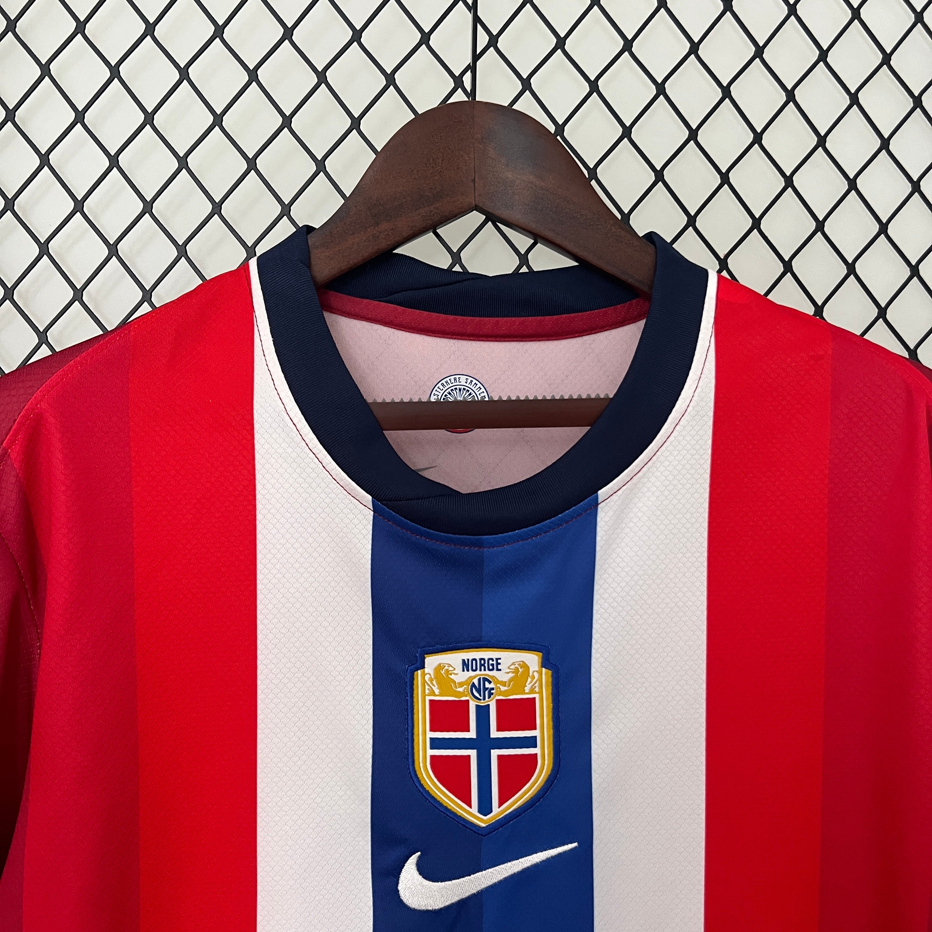 Maglia Home Norvegia 2024/2025 – Taglie dalla S alla XXXL per sostenitori orgogliosi!