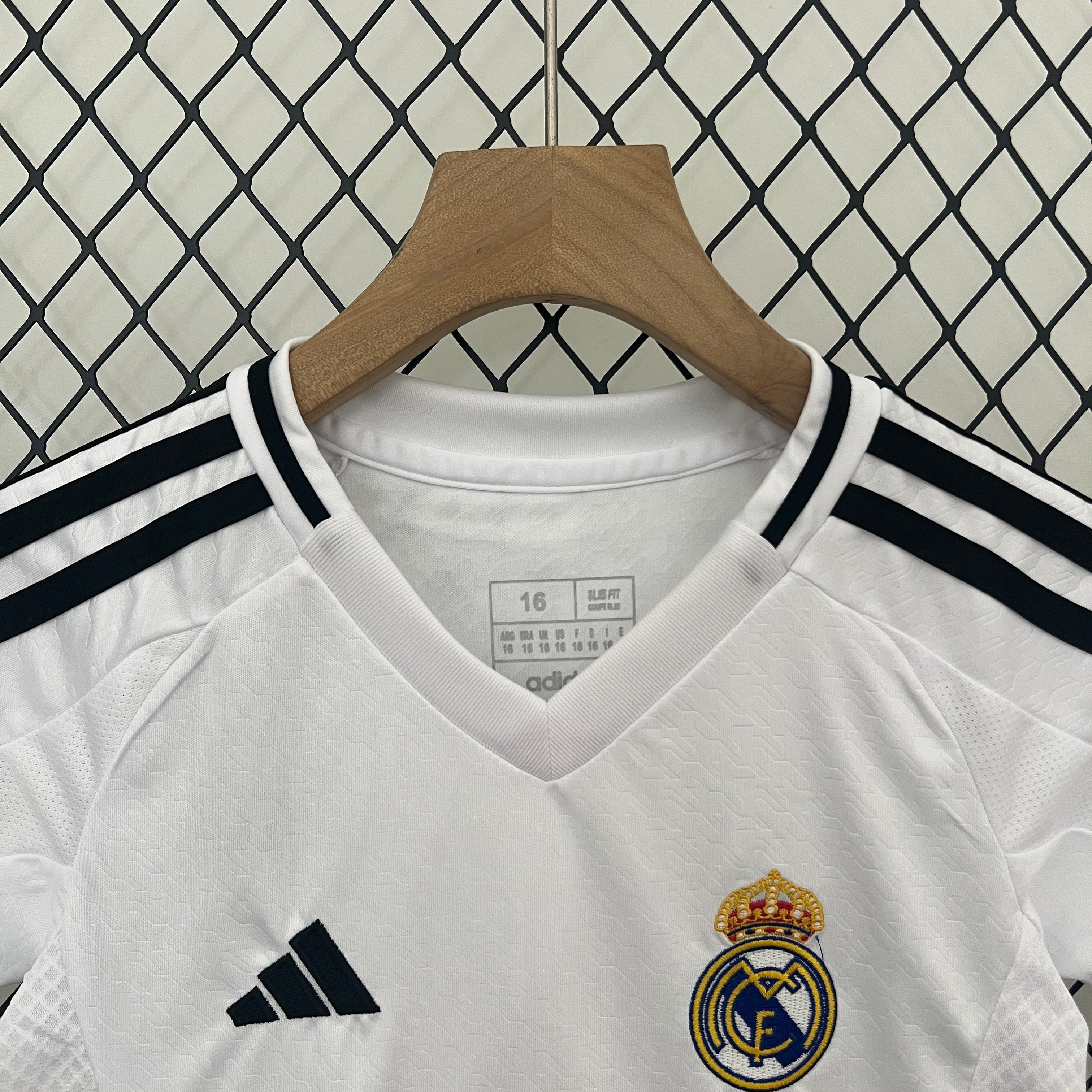 Real Madrid Kids Home 2024/2025 – Maten van 16 tot 28