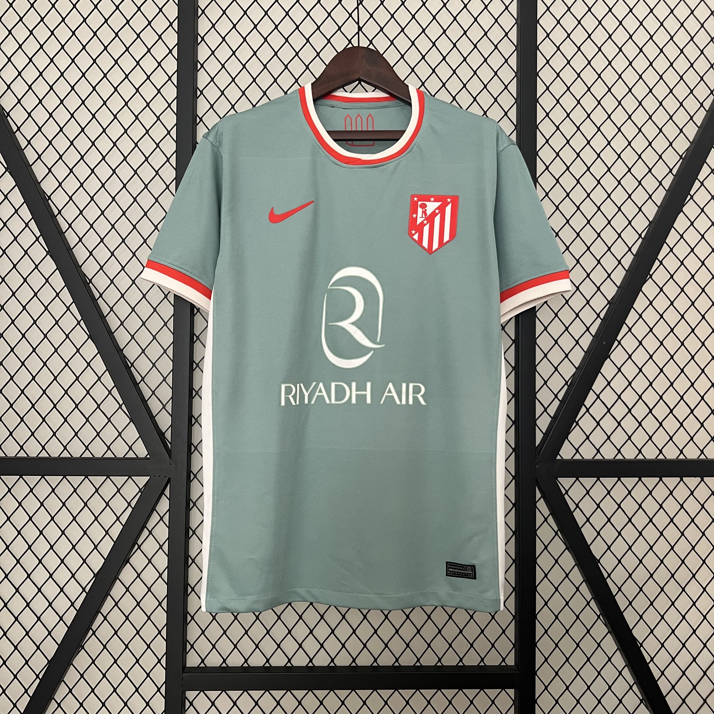 Terza Maglia Ufficiale dell'Atlético Madrid 2024/2025 - Verde e Rossa