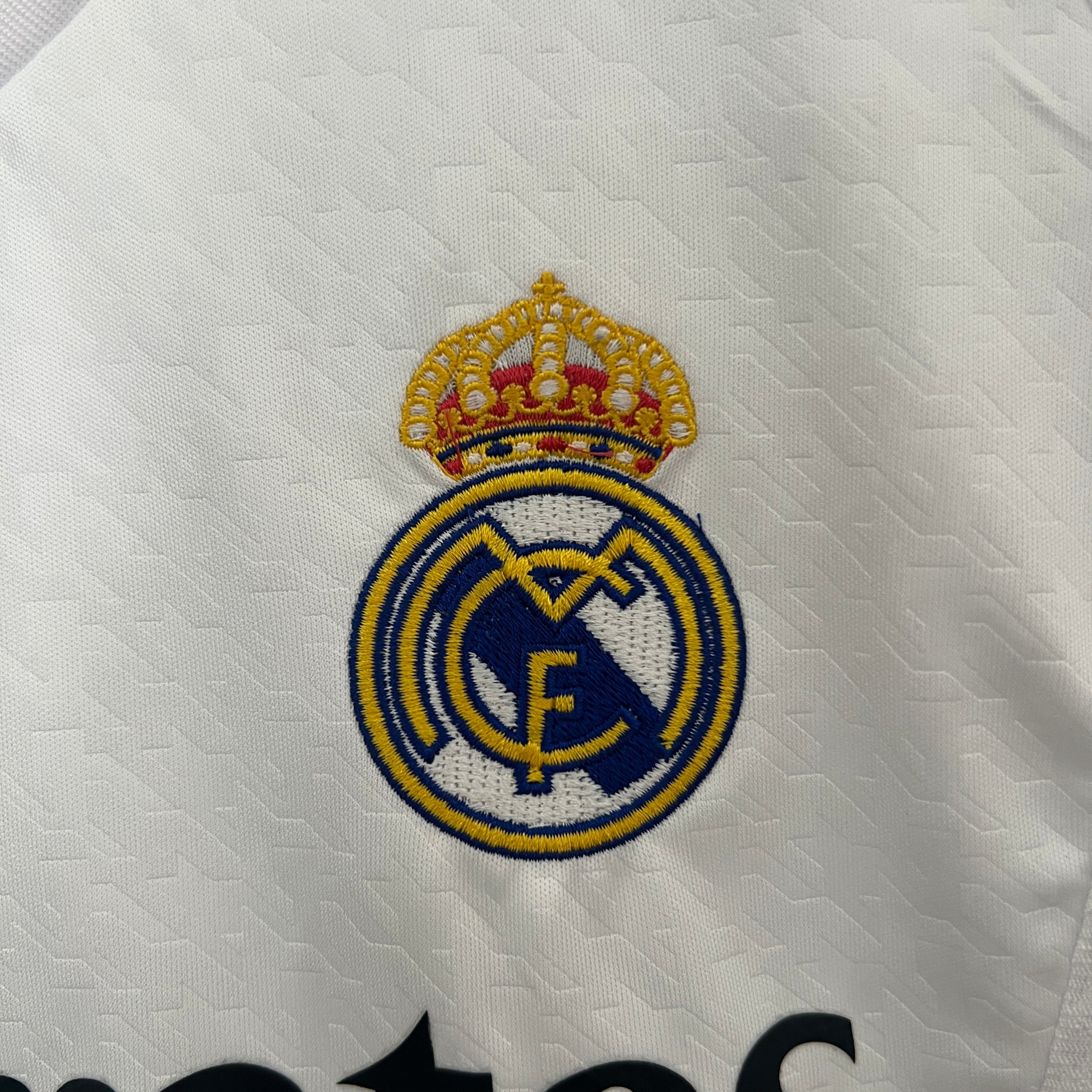 Real Madrid Kids Home 2024/2025 – Maten van 16 tot 28