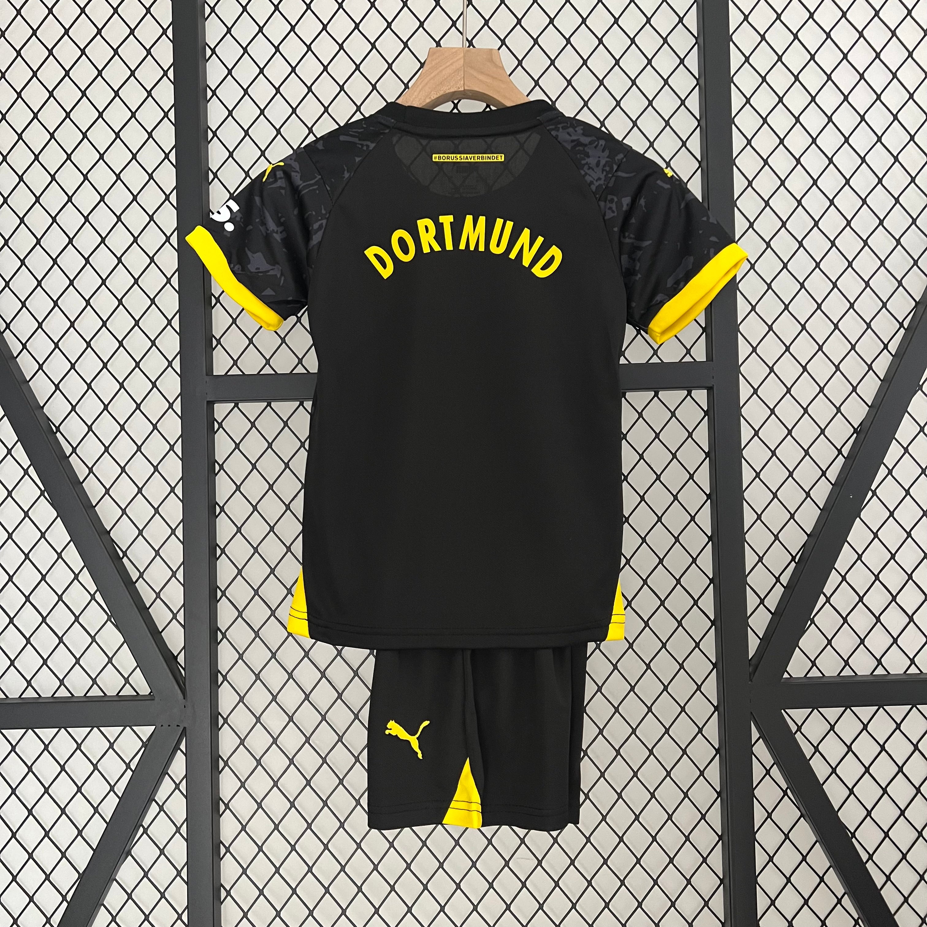 23/24 kids Dortmund away size: 16-28