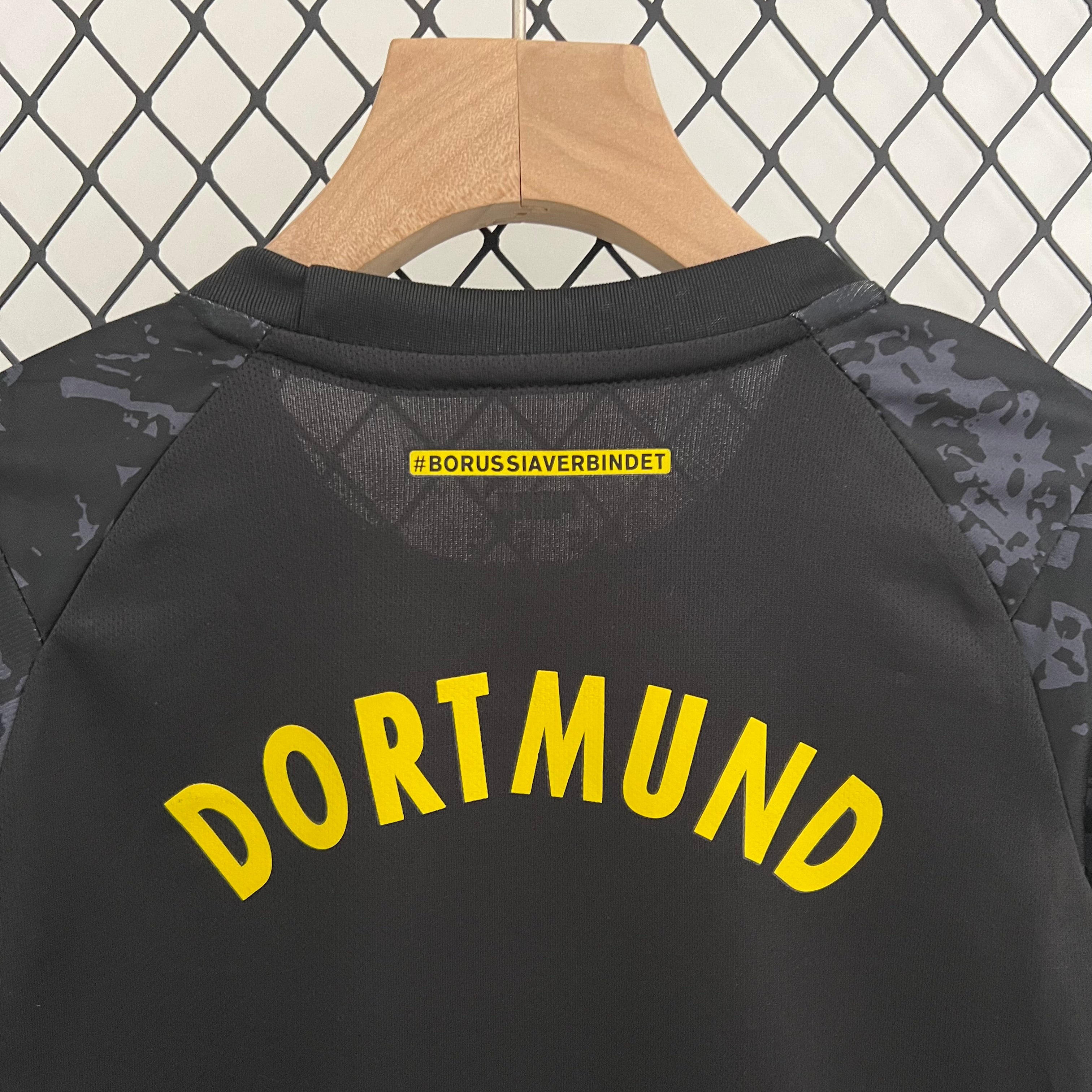 23/24 kids Dortmund away size: 16-28