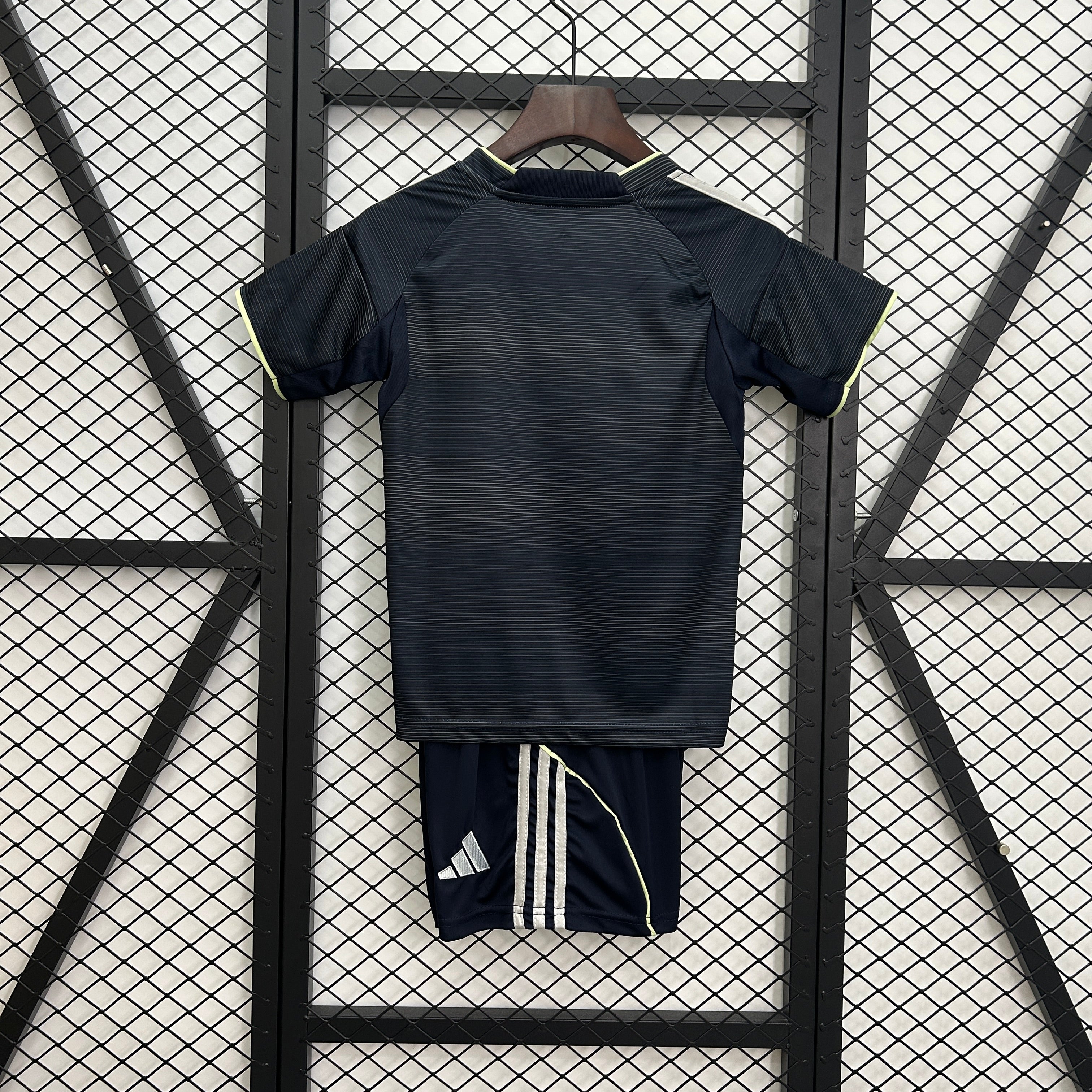 Manchester City Kids Home Kit 2024/2025 – Per i giovani tifosi del City!