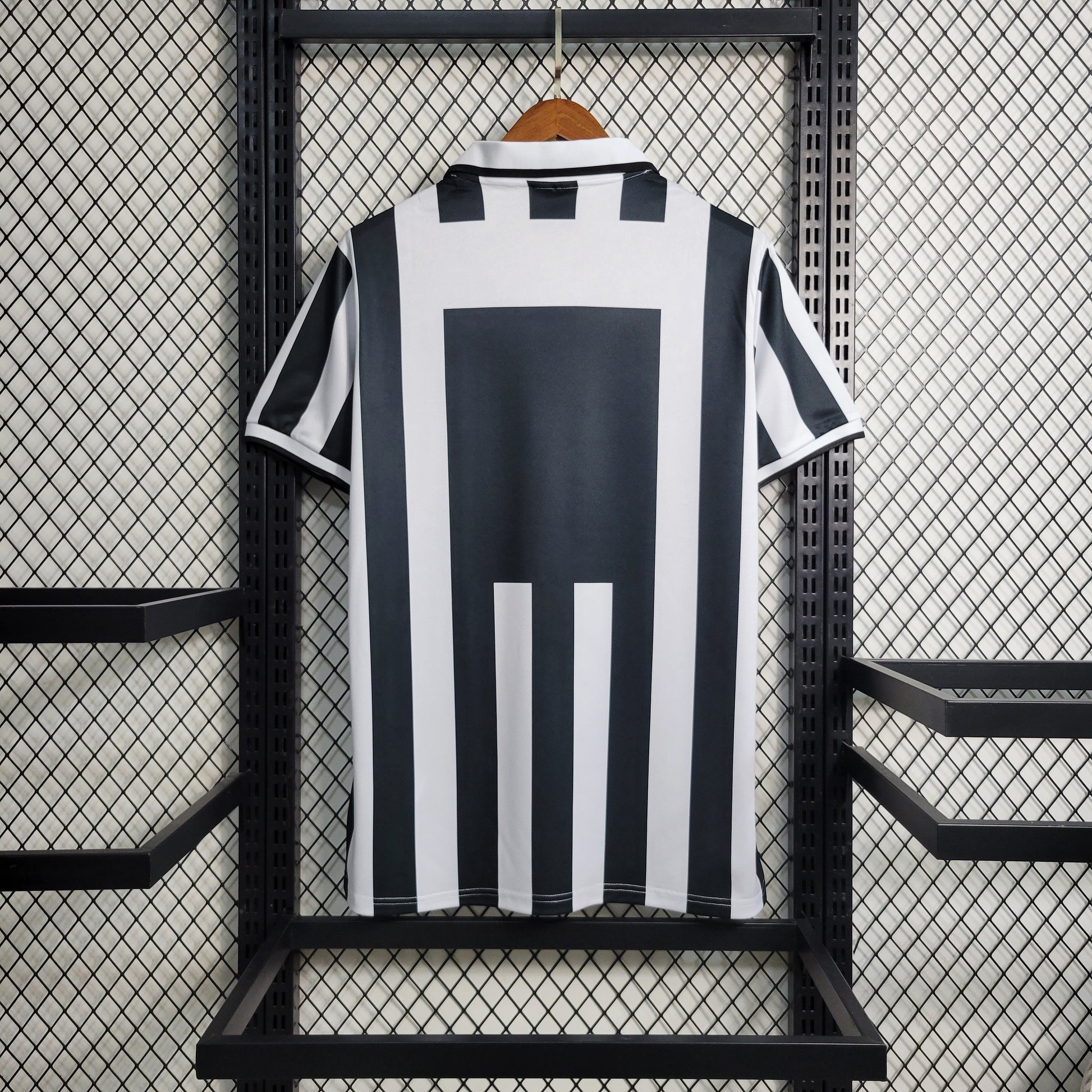 Juventus 95/96 Retro Football Shirt