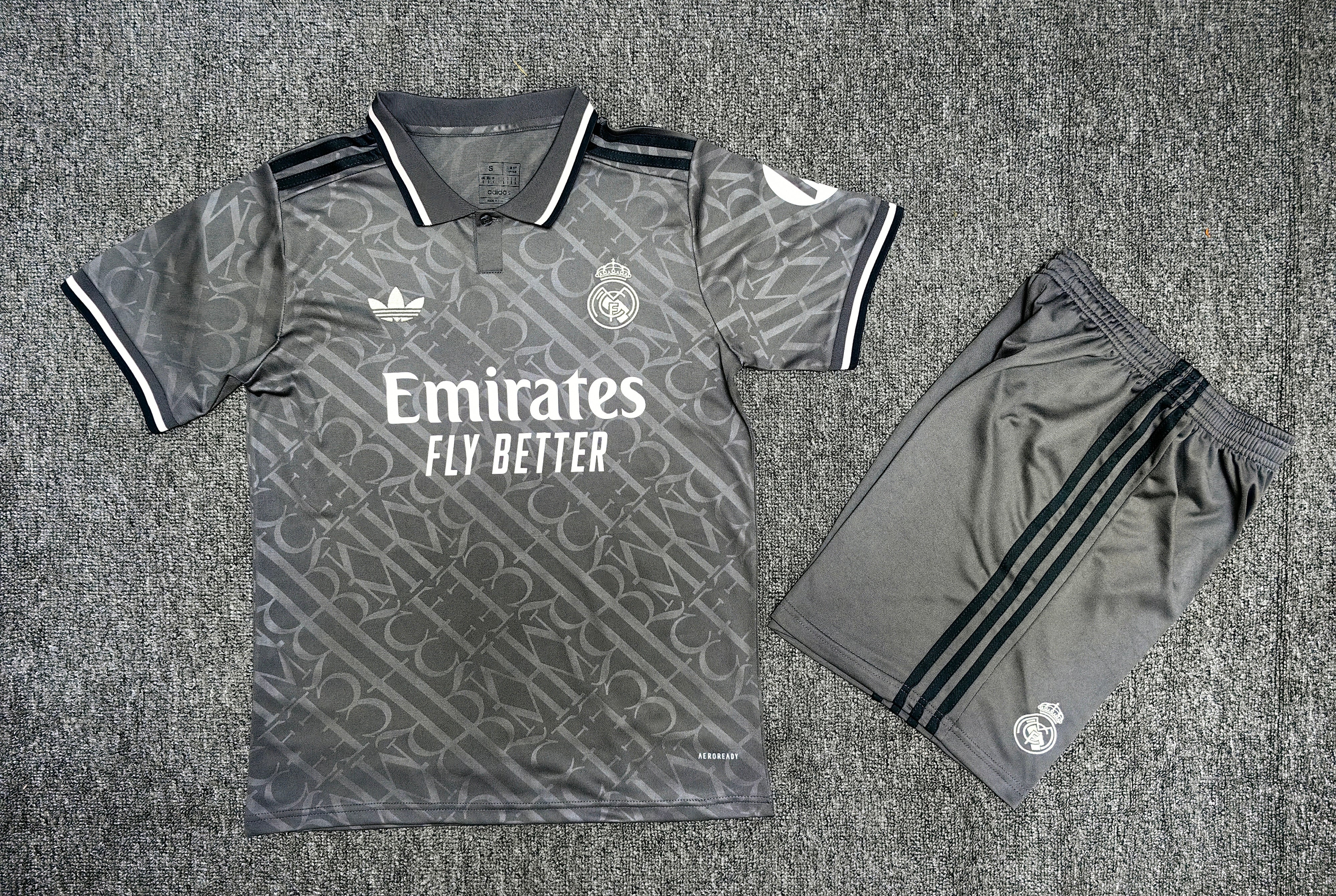 Terzo kit Real Madrid 2024/2025 – Terzo set esclusivo per i real madridisti!