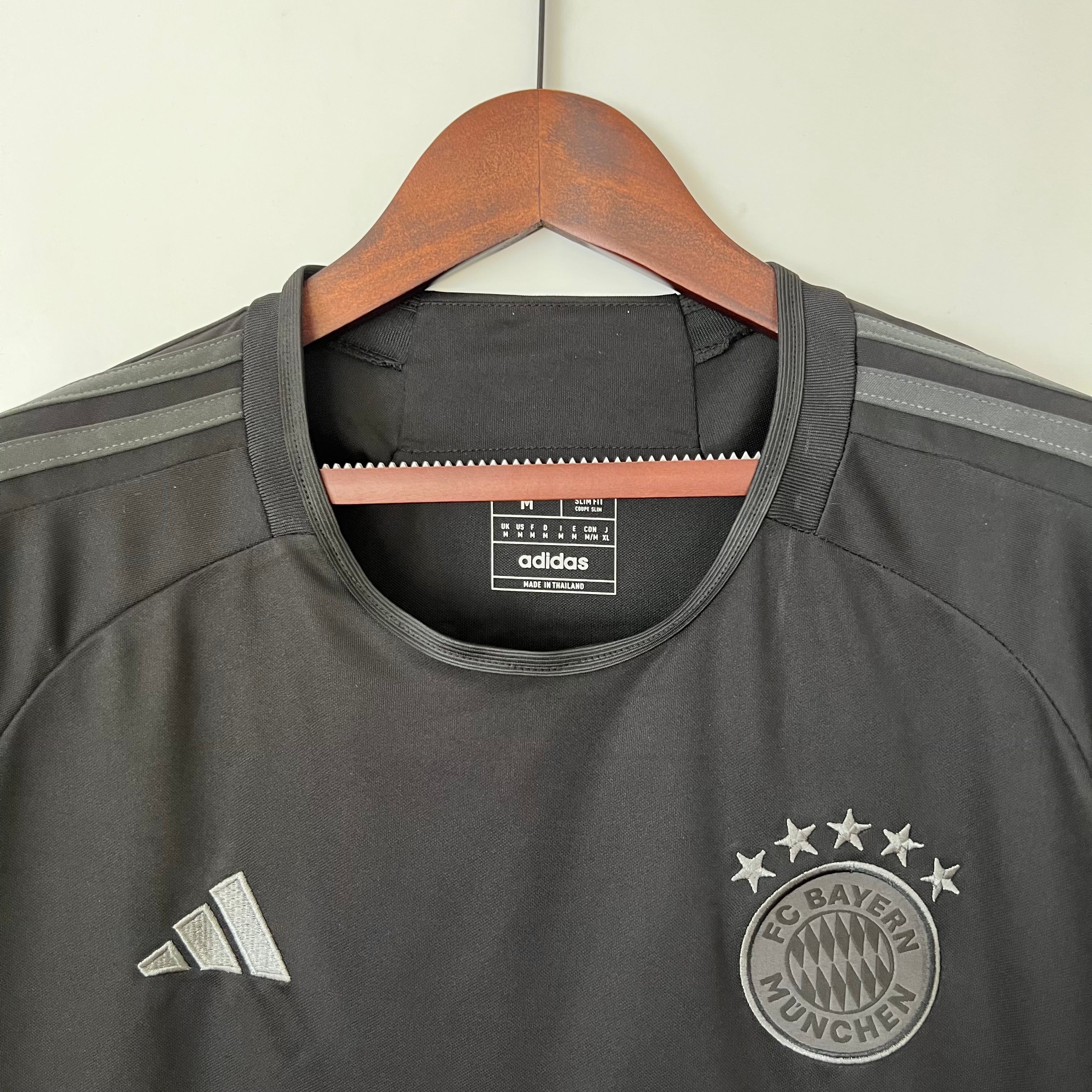 23/24 Edizione Speciale Bayern Monaco Nera S-XXL