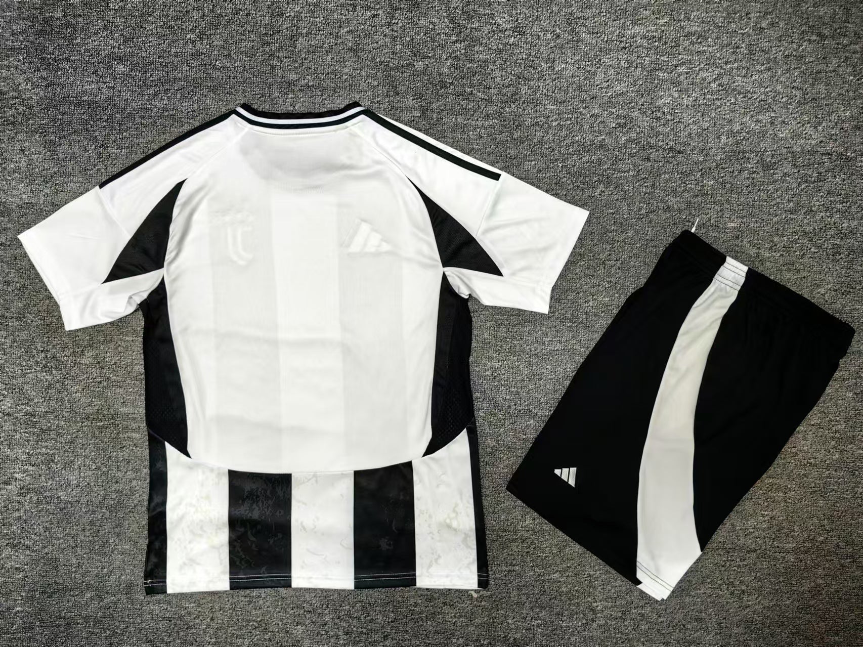 Juventus Kit Home 2024/2025