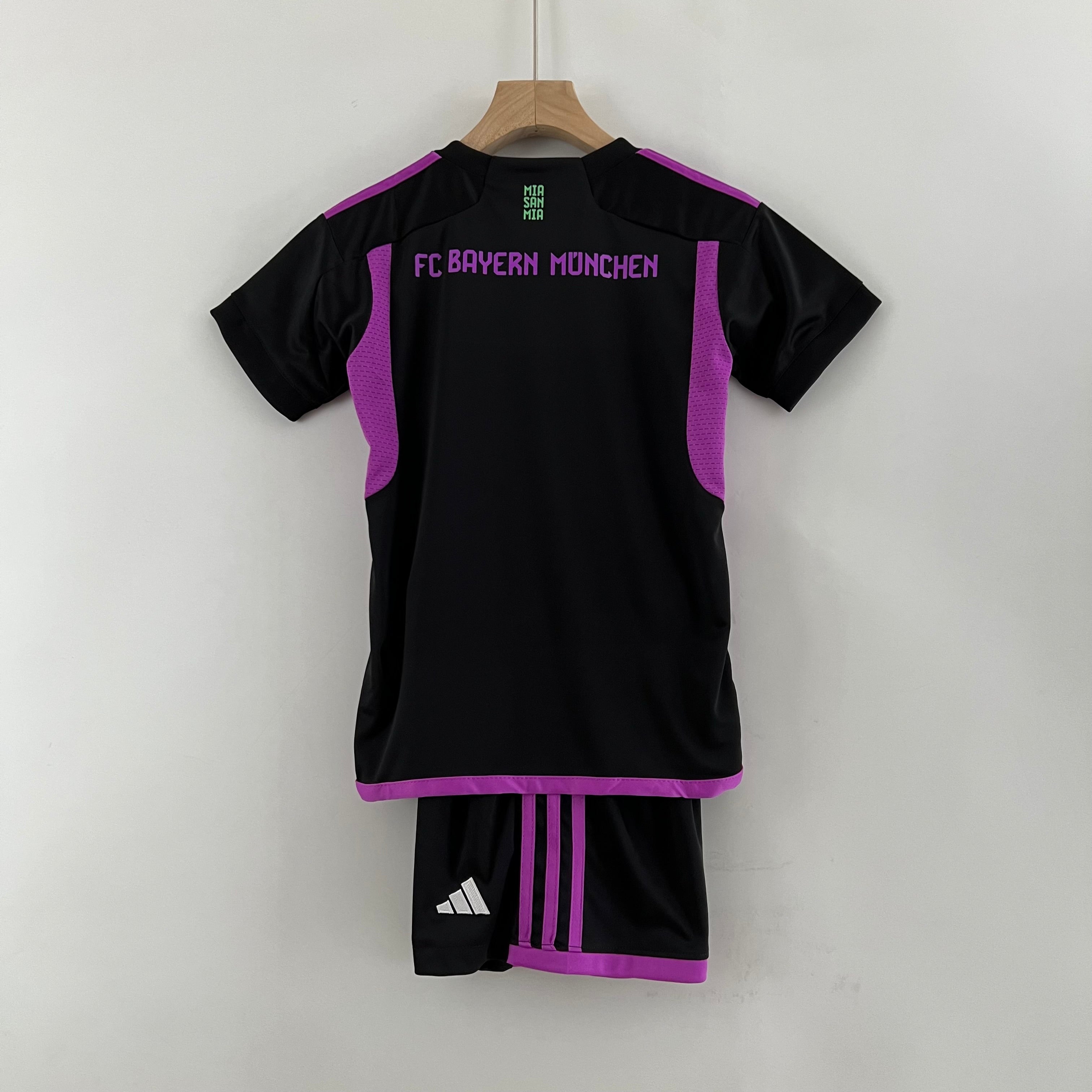 23/24 kids Bayern Munich away size: 16-28