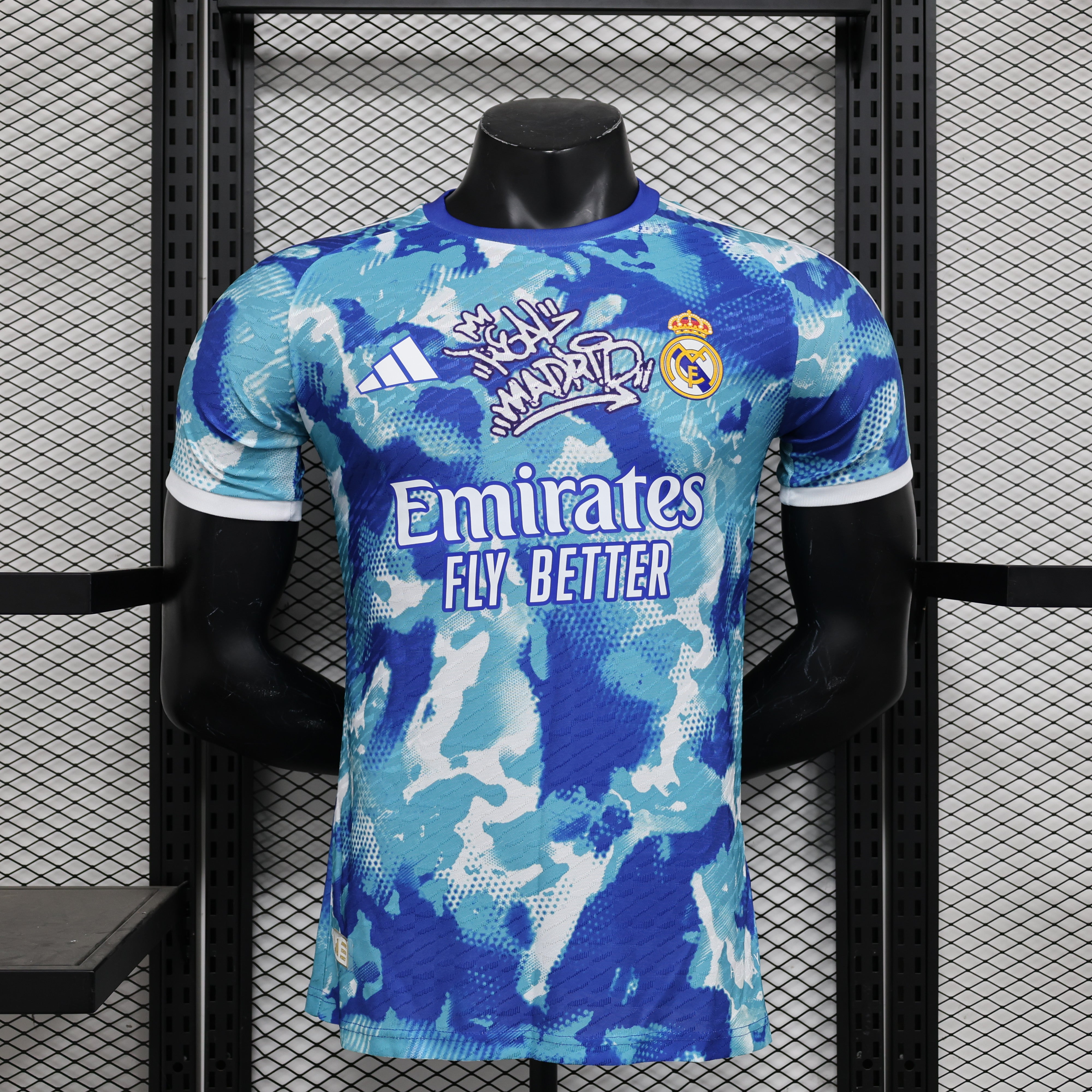 Real Madrid Street Special Edition 2024/2025