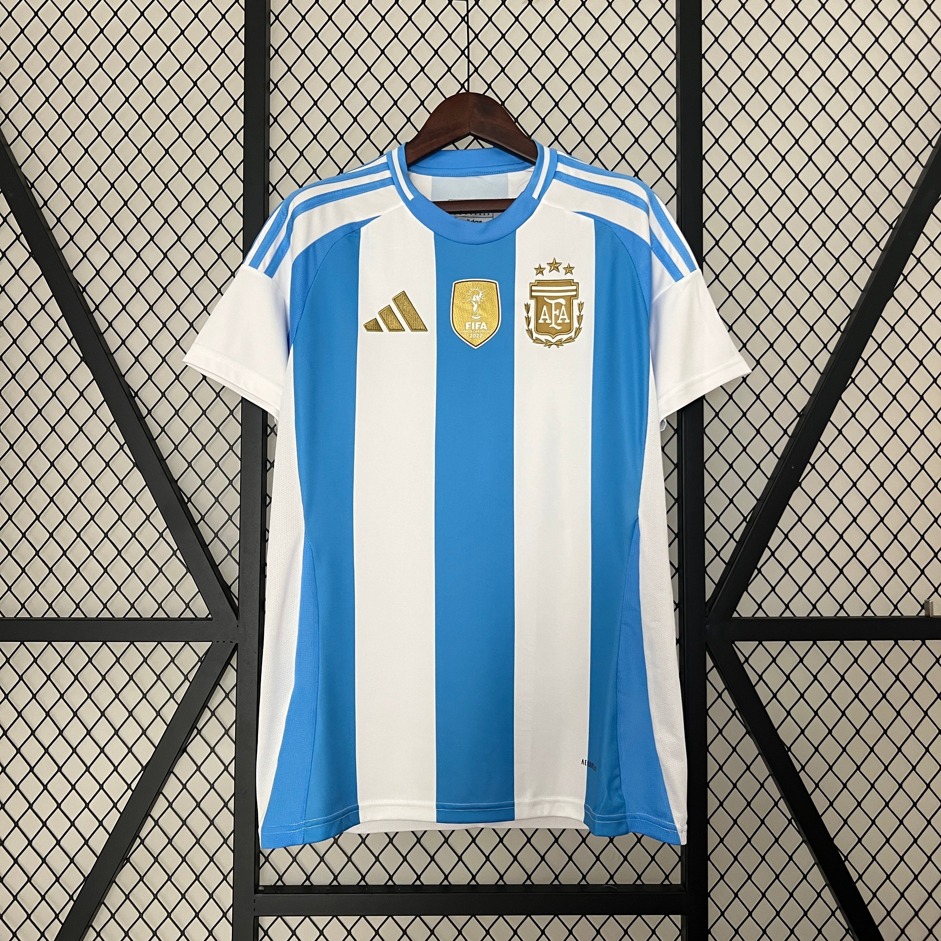 Divise ufficiali Home dell'Argentina per la stagione 2024/2025!