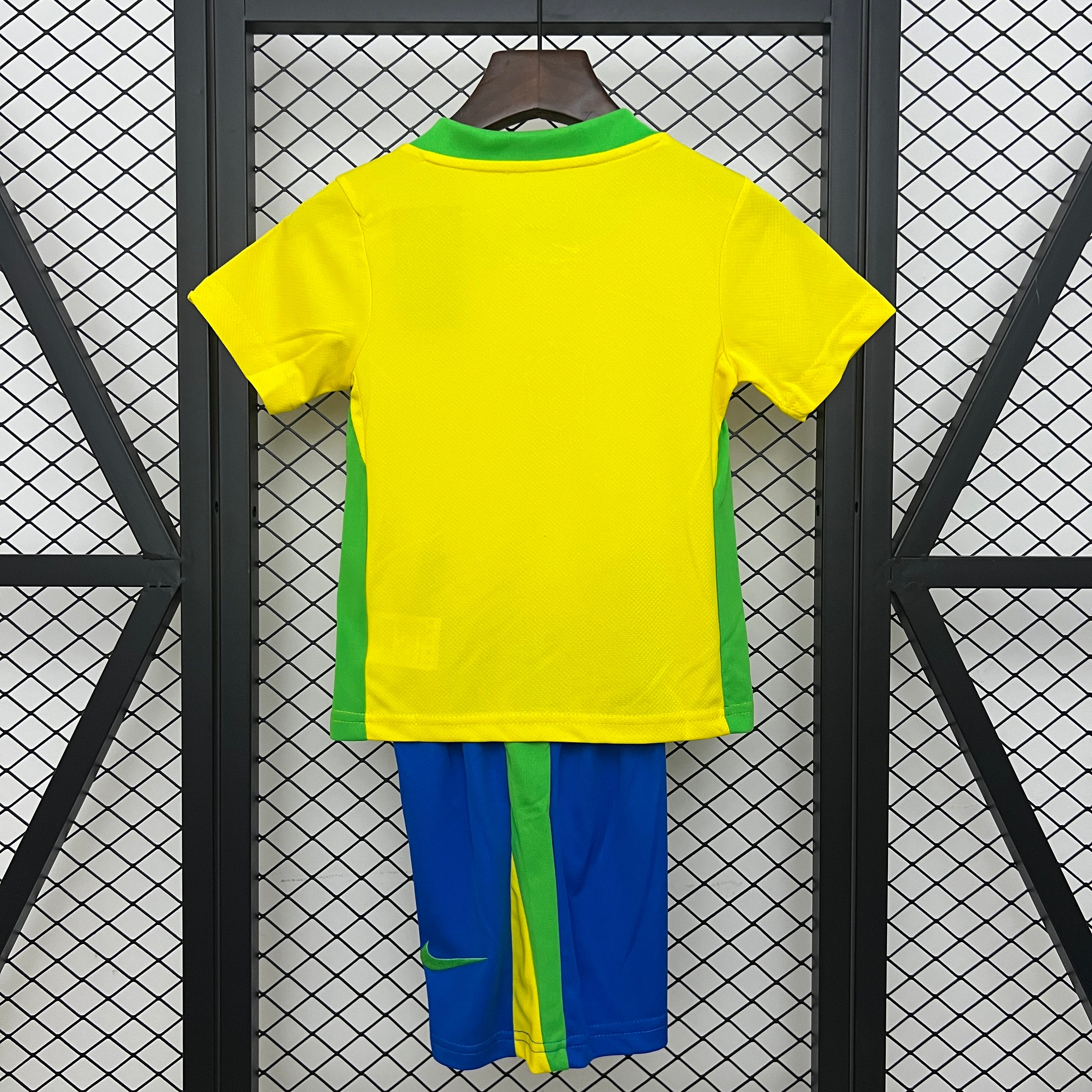 Manchester City Kids Home Kit 2024/2025 – Per i giovani tifosi del City!