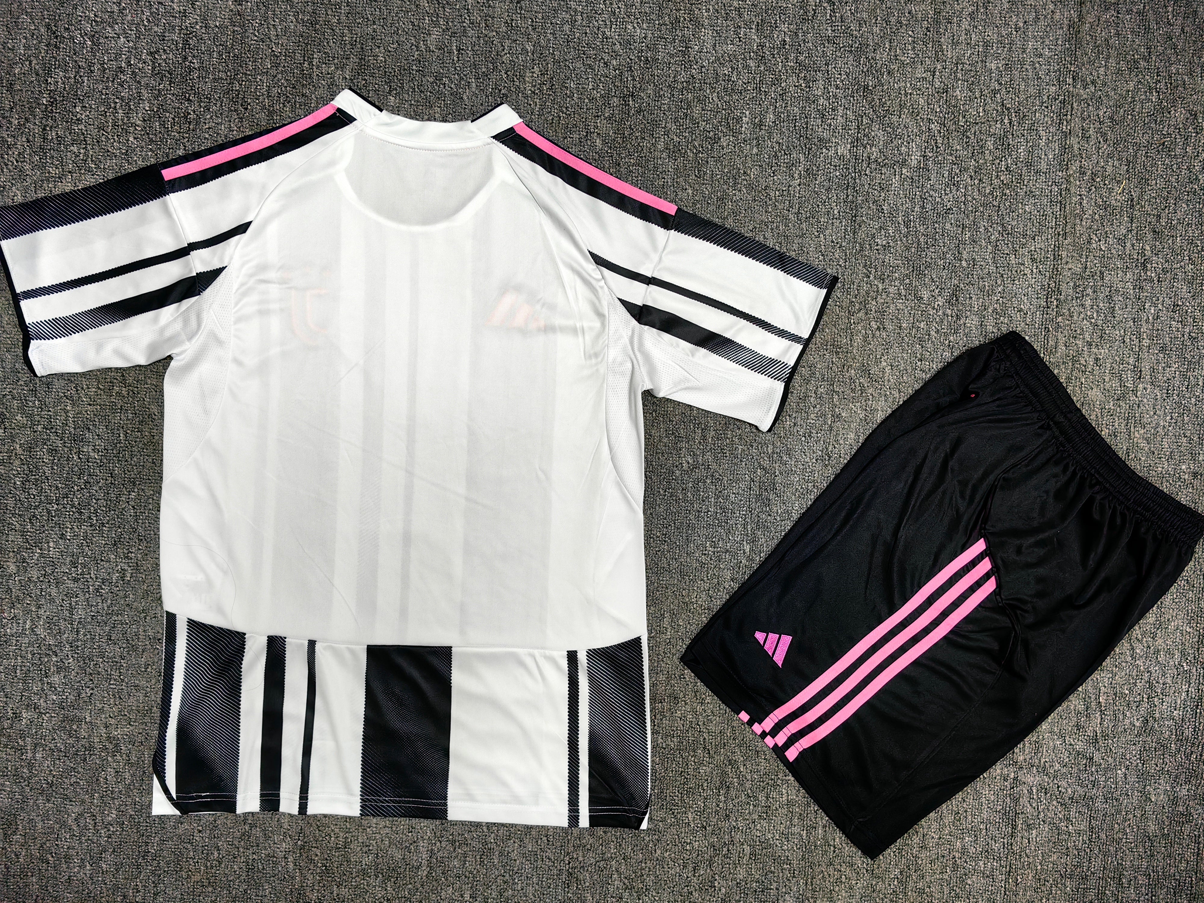 Juventus Kit Home 2025/2026
