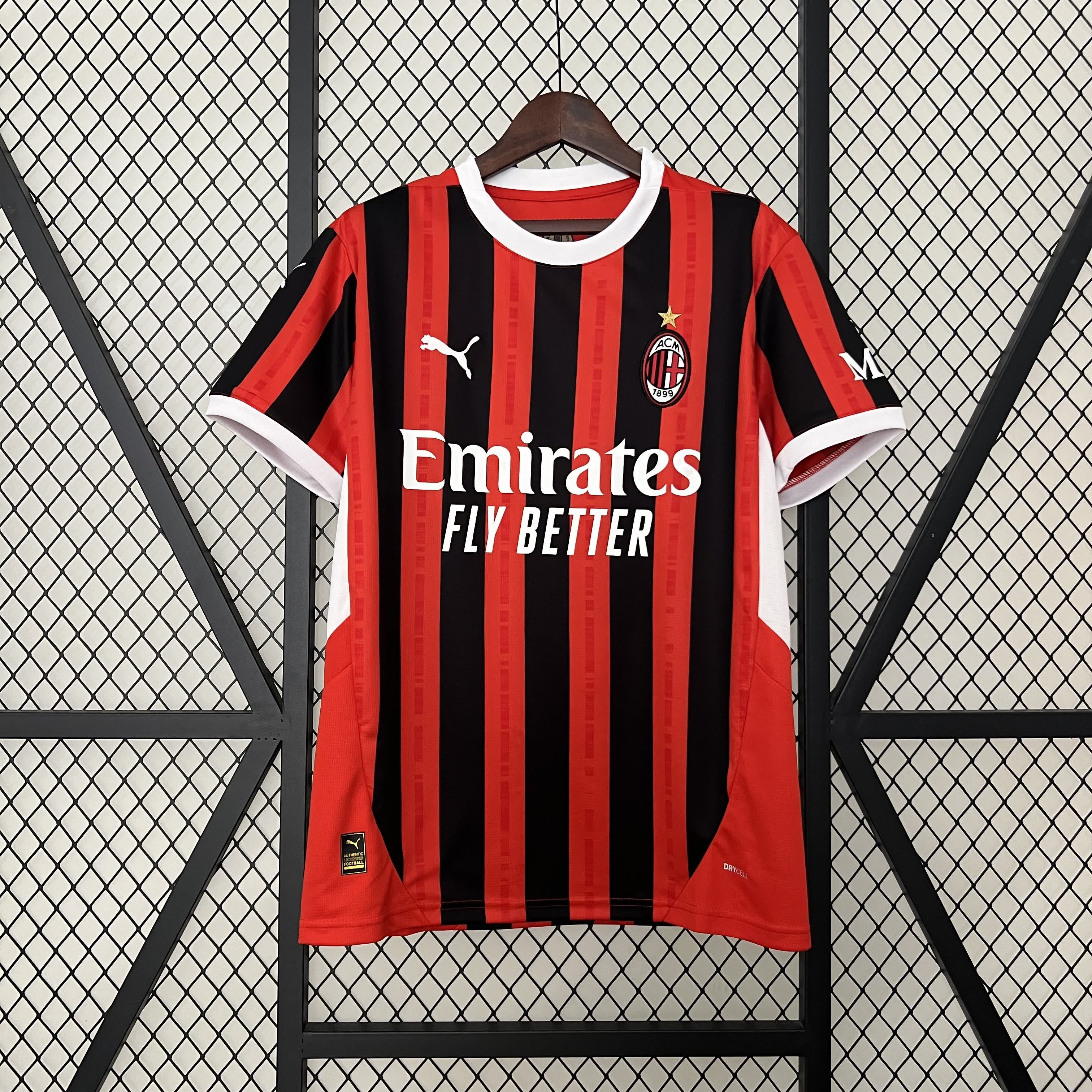 Maglia ufficiale AC Milan Home 2024/2025 - Rossa e nera con dettagli bianchi