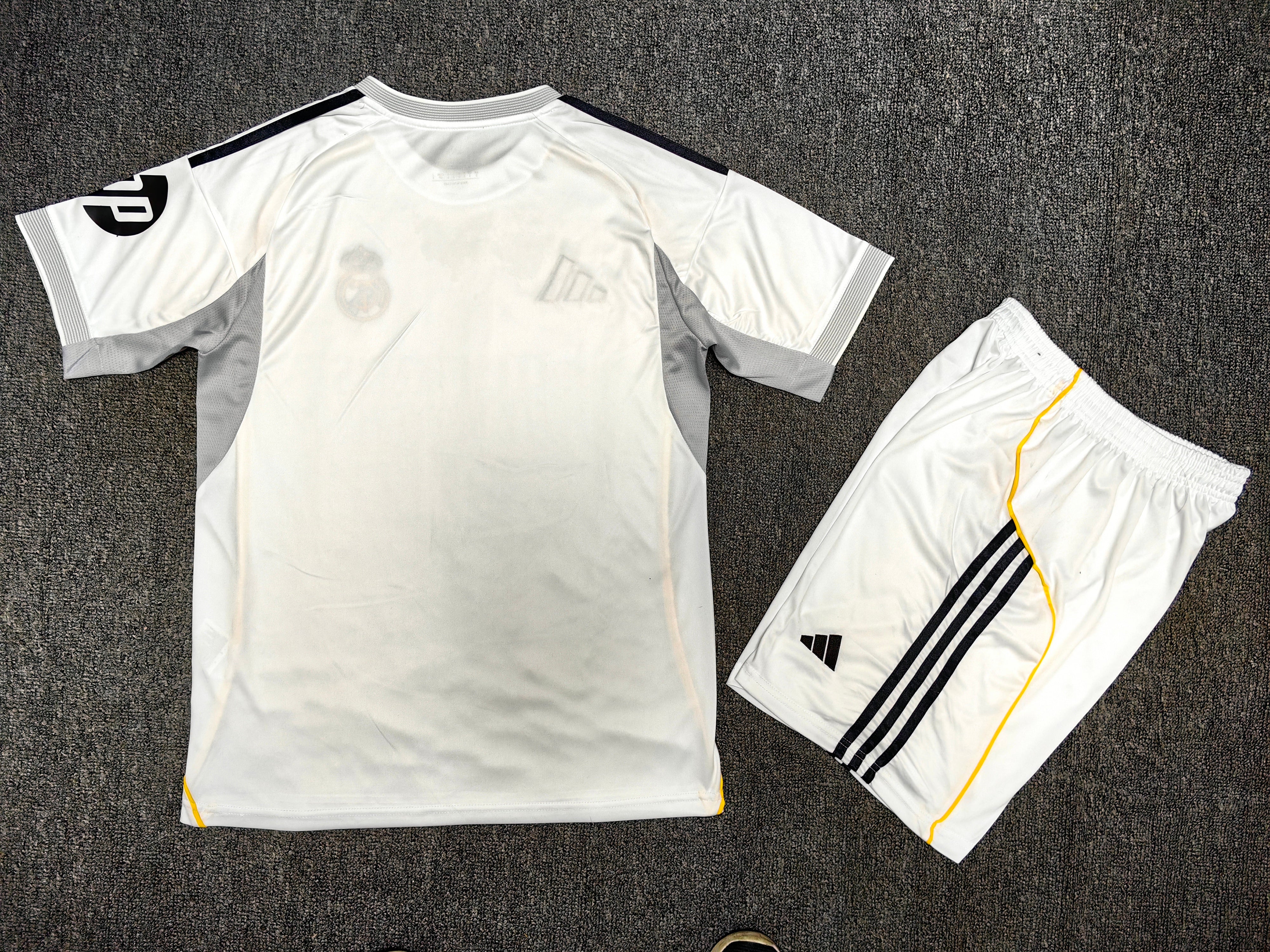Real Madrid Kit Home 2025/2026