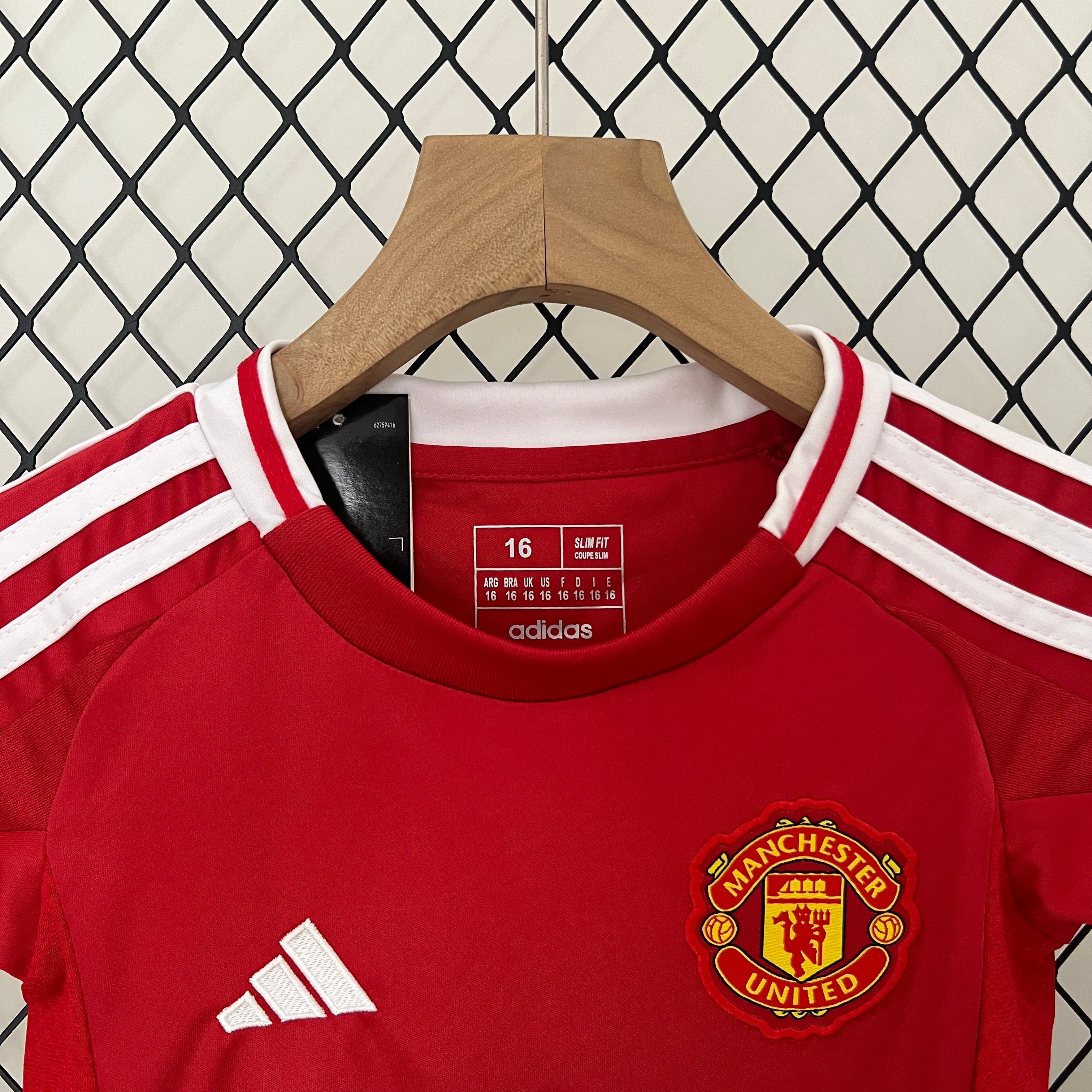 Manchester United Kids Home Kit 2024/2025 – Voor de Jongste United-Fans!